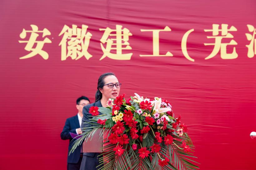 185110-798499.jpg 3.jpg